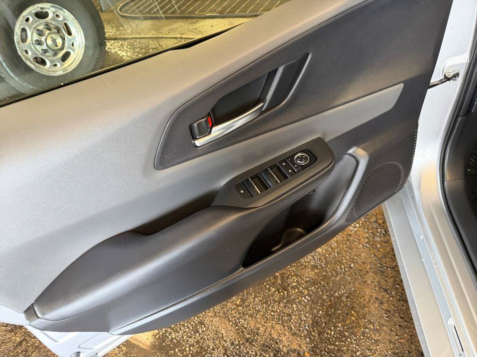 Certified 2025 Toyota Prius XLE FWD image 36