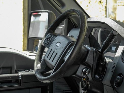 Used 2016 Ford F250 XL w/ Power Equipment Group RWD image 20