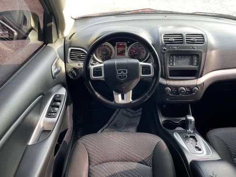 Used 2020 Dodge Journey SE w/ SE Popular Equipment Group FWD image 14