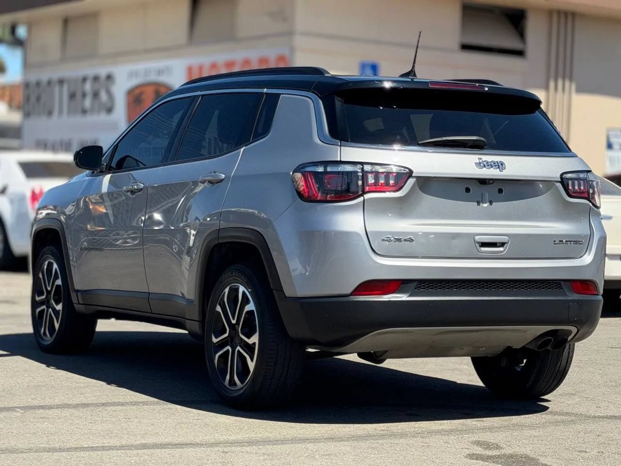 Used 2022 Jeep Compass Limited AWD/4WD image 10