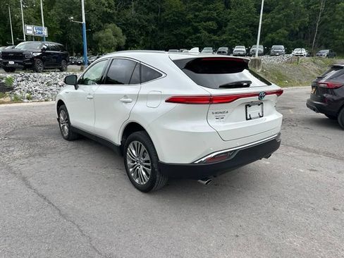 Used 2021 Toyota Venza XLE w/ Softex Package AWD/4WD image 3