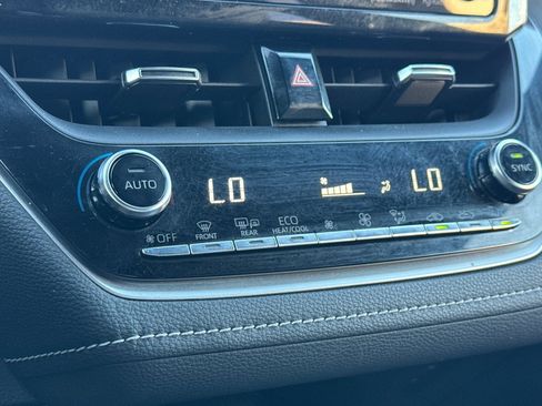 Used 2020 Toyota Corolla XSE image 24