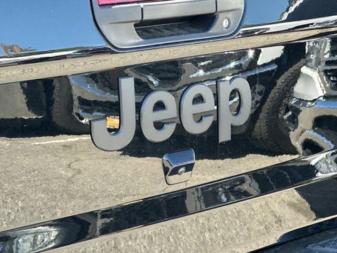 New 2026 Jeep Gladiator Sport AWD/4WD image 24