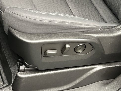 Used 2021 Chevrolet Tahoe LS image 9