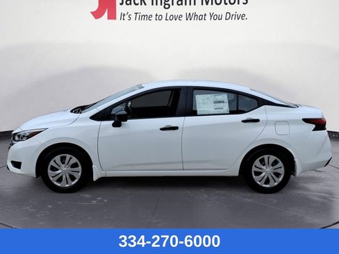 Used 2025 Nissan Versa S w/ Trunk Package image 2