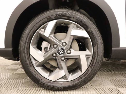 Used 2026 Hyundai Venue SEL FWD image 6