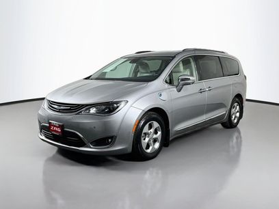Used 2017 Chrysler Pacifica Platinum
