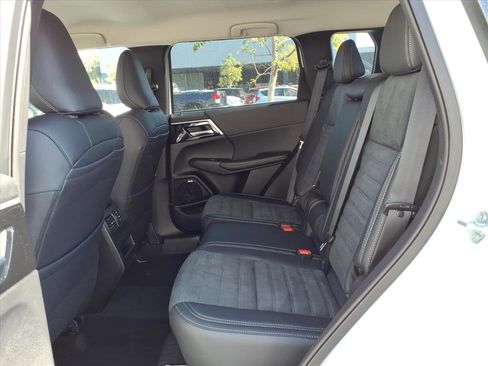 New 2026 Mitsubishi Outlander SE image 15