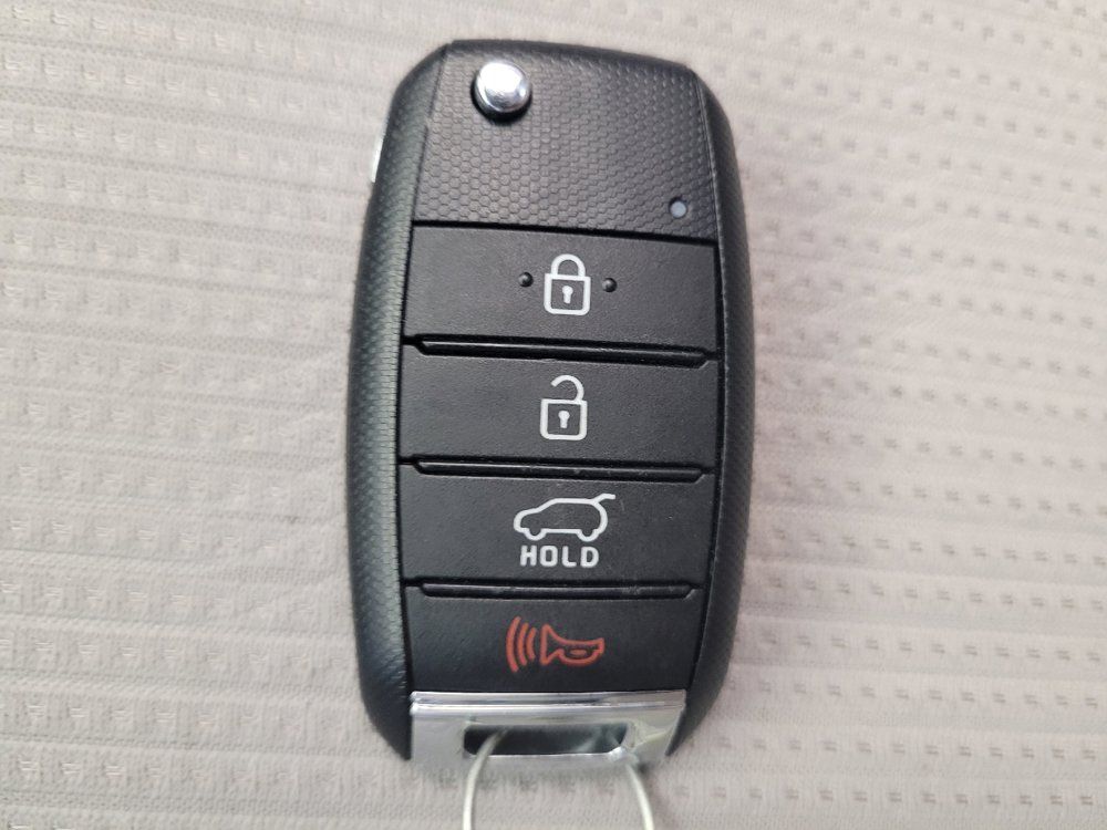 Used 2020 Kia Sedona L FWD image 32