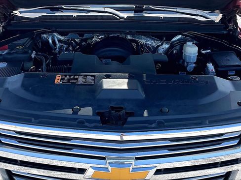Used 2017 Chevrolet Tahoe Premier AWD/4WD image 32