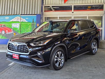 Used 2023 Toyota Highlander XLE