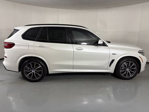 Used 2022 BMW X5 xDrive45e w/ M Sport Package image 9