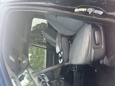 Used 2017 RAM 2500 Tradesman w/ Chrome Appearance Group AWD/4WD image 9