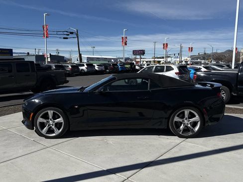 Used 2017 Chevrolet Camaro SS image 2