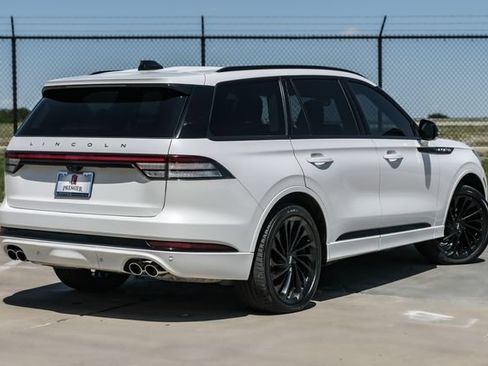Used 2025 Lincoln Aviator Reserve w/ Jet Appearance Package AWD/4WD image 11