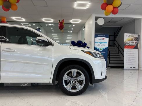 Used 2018 Toyota Highlander Limited w/ Protection Package #3 image 9