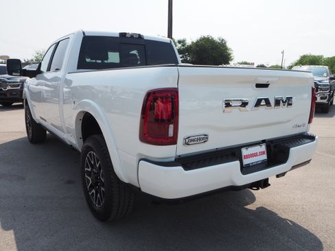New 2025 RAM 2500 Limited image 8