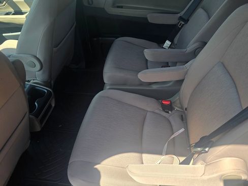 Used 2018 Honda Odyssey EX image 12