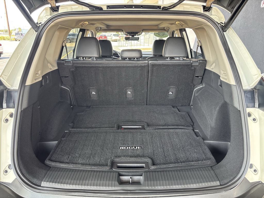 Used 2023 Nissan Rogue Platinum w/ Platinum Premium Package FWD image 27