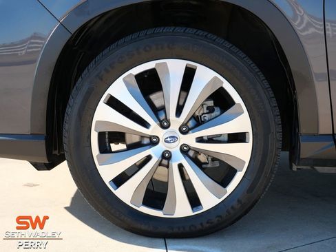 Used 2022 Subaru Ascent Limited image 6