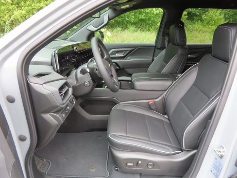 New 2026 Chevrolet Silverado EV LT w/ Plus Package image 25