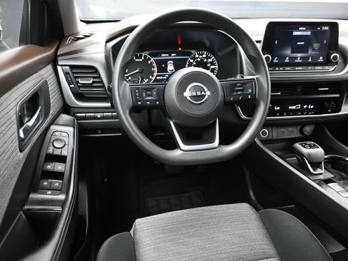 Used 2023 Nissan Rogue SV AWD/4WD image 19