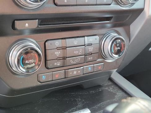 Used 2018 Ford F150 Platinum w/ Equipment Group 701A Luxury image 34