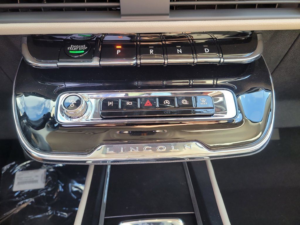 Used 2026 Lincoln Corsair Reserve FWD image 23
