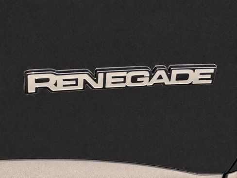 Used 2023 Jeep Renegade Altitude w/ Sun/Sound Group AWD/4WD image 7