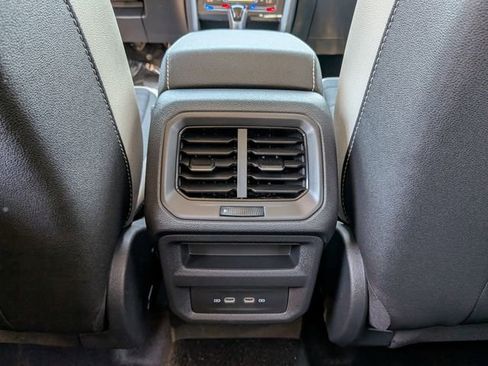 New 2026 Volkswagen Taos SE image 14