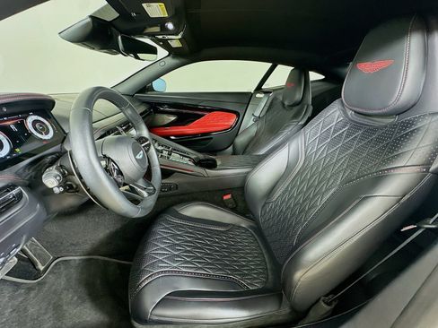 Used 2024 Aston Martin DB12 Coupe RWD image 30