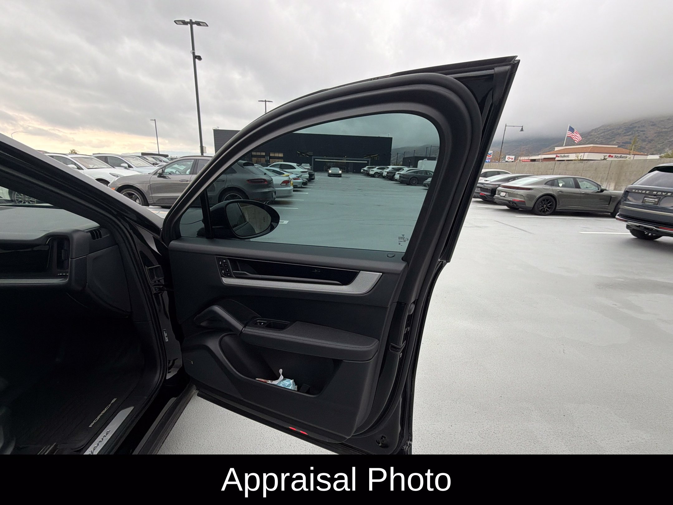 Certified 2024 Porsche Cayenne Coupe AWD/4WD image 19