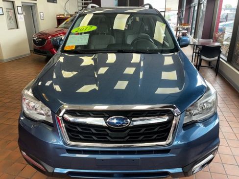 Used 2017 Subaru Forester 2.5i Premium w/ All-Weather Package AWD/4WD image 5