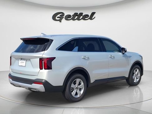 New 2026 Kia Sorento LX FWD image 5