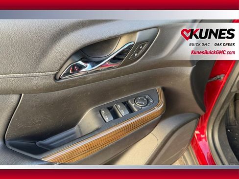 Used 2023 GMC Acadia SLE image 8