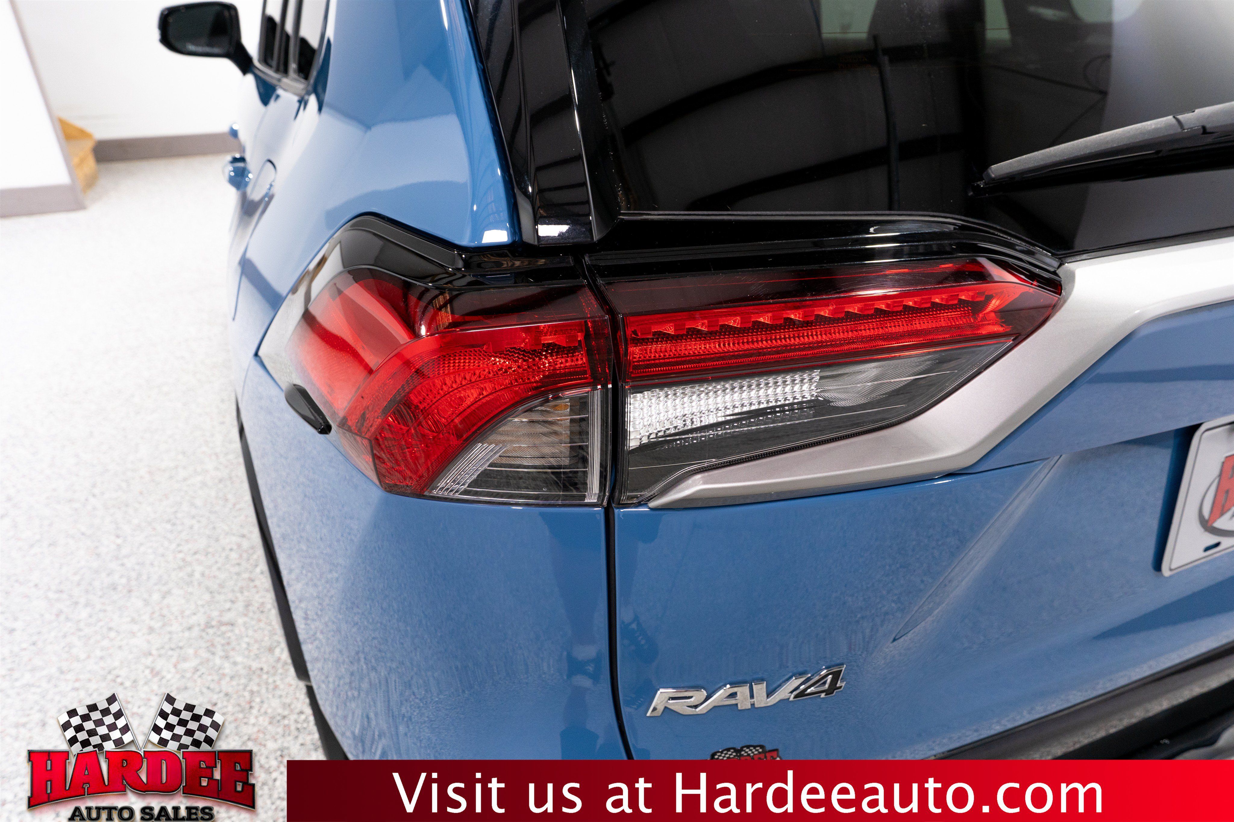 Used 2024 Toyota RAV4 XSE AWD/4WD image 9