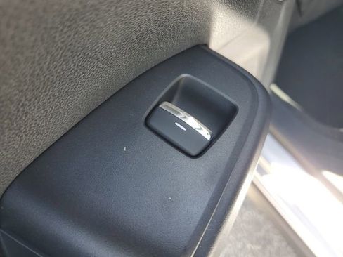 Used 2025 Subaru Crosstrek 2.5i Limited w/ Popular Package #4A image 15