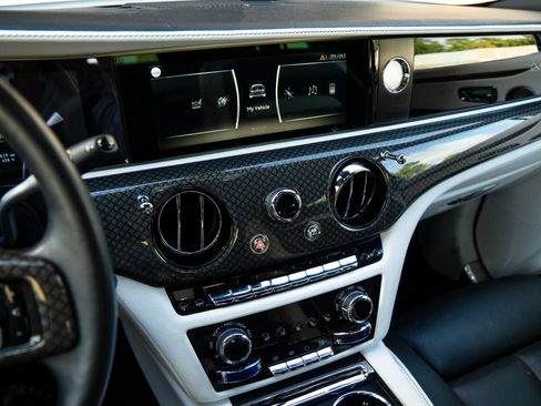 Used 2022 Rolls-Royce Ghost Black Badge AWD/4WD image 38