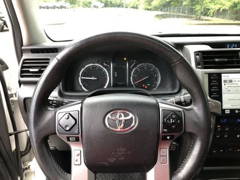 Used 2020 Toyota 4Runner Limited AWD/4WD image 31
