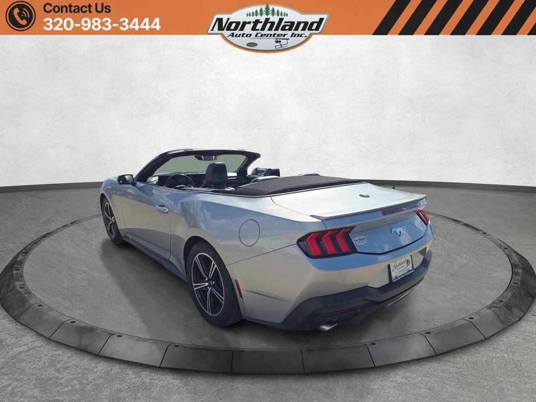 Used 2025 Ford Mustang Premium RWD image 7
