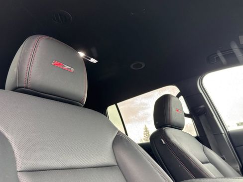 Used 2025 Chevrolet Traverse Z71 image 22