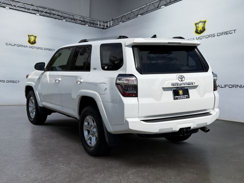 Used 2024 Toyota 4Runner SR5 Premium w/ Moonroof Package RWD image 5