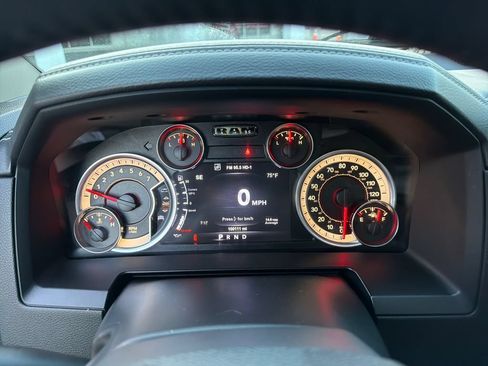 Used 2017 RAM 1500 Laramie w/ Convenience Group AWD/4WD image 26