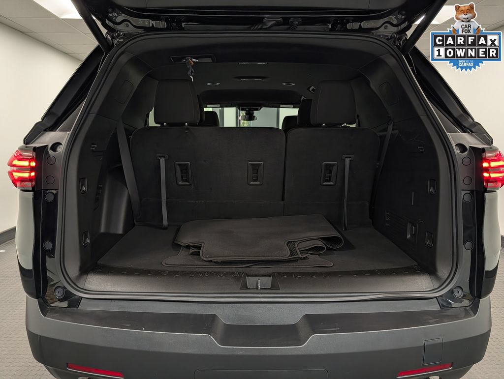 Used 2023 Chevrolet Traverse LT FWD image 25