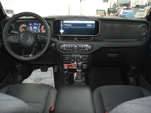 Used 2026 Jeep Wrangler Unlimited Rubicon w/ Safety Group AWD/4WD image 31