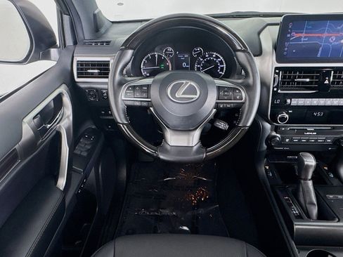 Used 2022 Lexus GX 460 Premium w/ Premium Package image 4