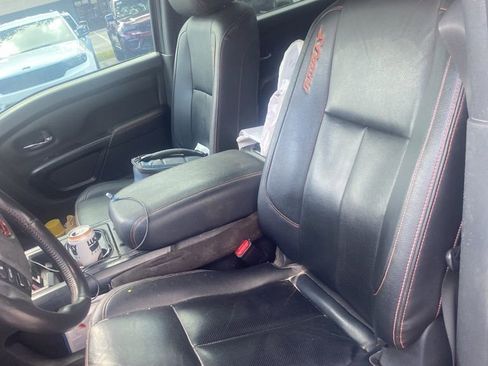 Used 2023 Nissan Titan PRO-4X w/ Pro-4x Convenience Package image 9