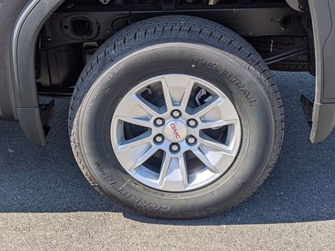 New 2024 GMC Sierra 1500 SLE image 10