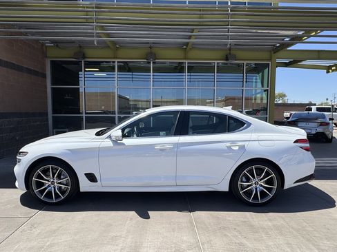 Used 2024 Genesis G70 2.5T image 7