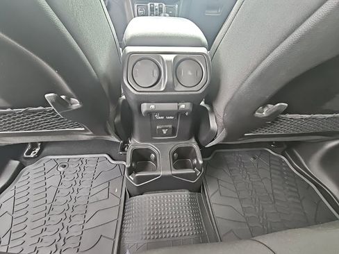 Used 2024 Jeep Gladiator Mojave w/ Safety Group image 15